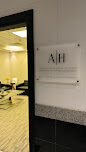 مكتب أحمد الحموض محامون و مستشارون قانونيون THE LAW FIRM OF AHMED AL-HAMOUD image